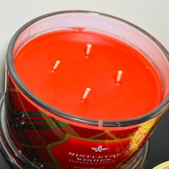 HomeWorx by Slatkin Mistletoe Wishes 4-Wick 18oz Candle NEW - Picture 2 of 3